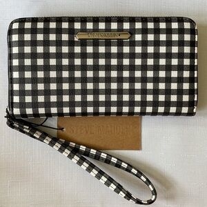 Brand New Steve Madden Gingham Black & White Large Zip Around Wristlet Wallet